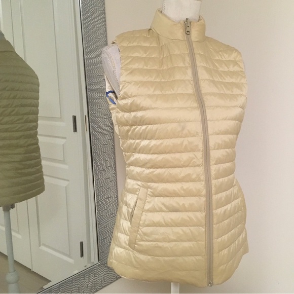 J. McLaughlin Tahoe goose down reversible Packable Vest - Picture 5 of 10